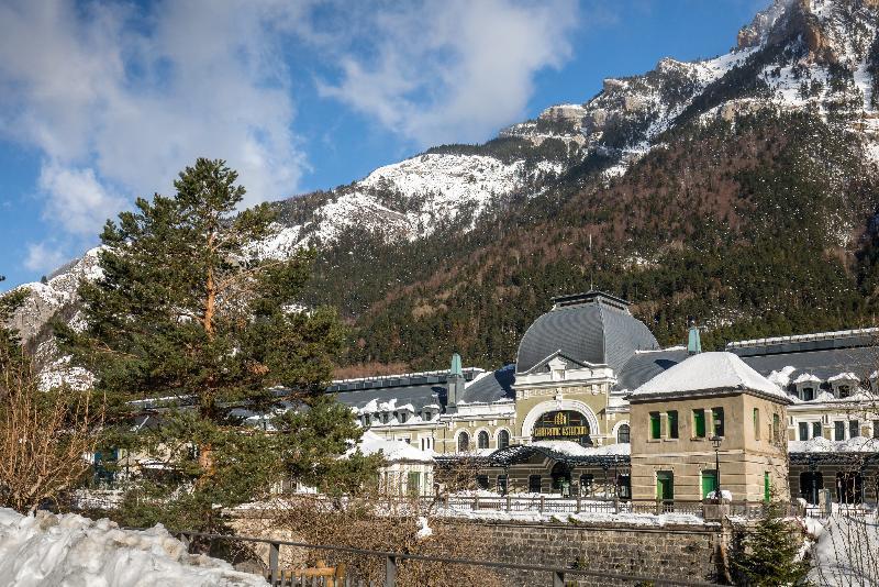 Canfranc Estacion Royal Hideaway Hotel Bagian luar foto