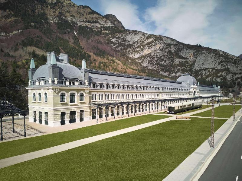 Canfranc Estacion Royal Hideaway Hotel Bagian luar foto
